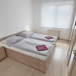Zlatovska Apartament *