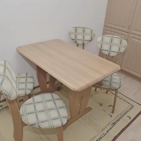 Zlatovska Apartamento *