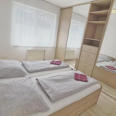 Apartment Zlatovska *